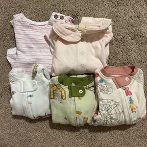 Set of 5 gently used or NWOT Burts Bees onesies